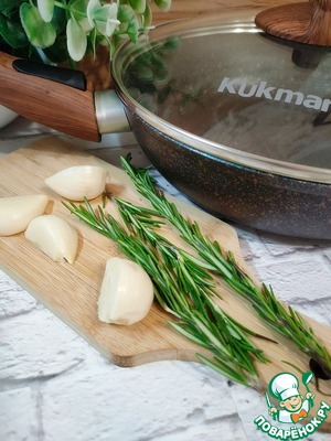 Жареные сосиски в беконе Жареные сосиски в беконе