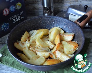 Жареный картофель с колбасками
