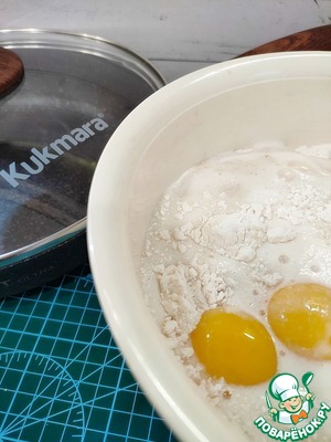 Пончики с джемом и лимонной глазурью