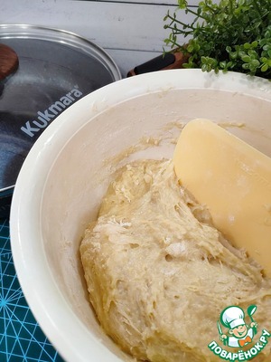 Пончики с джемом и лимонной глазурью