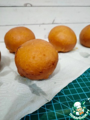 Пончики с джемом и лимонной глазурью