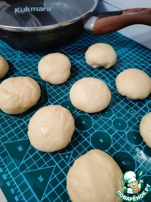 Пончики с джемом и лимонной глазурью