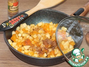 Тыквенно-творожный пирог с яблочной начинкой