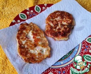 Творожные оладьи с овощами и ветчиной