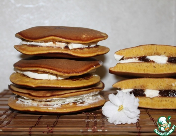 Дораяки морковные кремчиз/клубничка Дораяки морковные кремчиз/клубничка