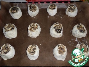 Слойки "Завитушки" с курицей и грибами Слойки "Завитушки" с курицей и грибами