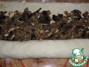 Слойки "Завитушки" с курицей и грибами Слойки "Завитушки" с курицей и грибами