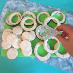 Баклажановые кольца фаршированные индейкой и овощами Баклажановые кольца фаршированные индейкой и овощами