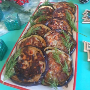 Баклажановые кольца фаршированные индейкой и овощами Баклажановые кольца фаршированные индейкой и овощами