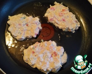 Творожные оладьи с овощами и ветчиной