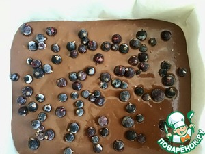 Брауни с чёрной смородиной