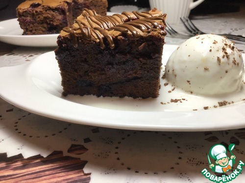 Брауни с чёрной смородиной