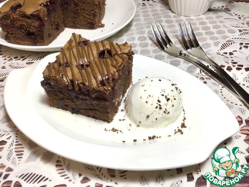 Брауни с чёрной смородиной