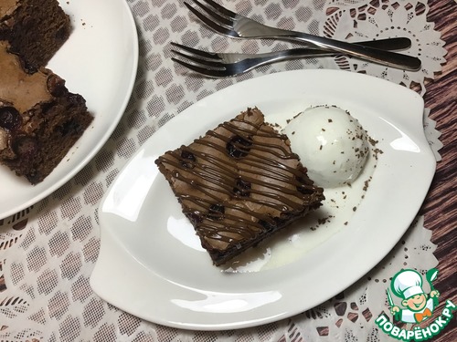 Брауни с чёрной смородиной