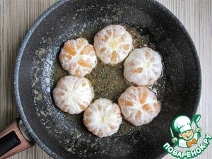 Пирог с зелеными мандаринами на сковороде Пирог с зелеными мандаринами на сковороде