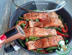 Форель запечённая со стручковой фасолью Форель запечённая со стручковой фасолью