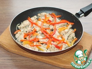 Индейка со сладким перцем и шпинатом Индейка со сладким перцем и шпинатом