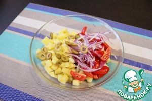 Картофельный салат с черри и копчеными колбасками Картофельный салат с черри и копчеными колбасками