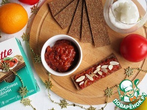 Конфитюр из помидоров на цельнозерновых хлебцах