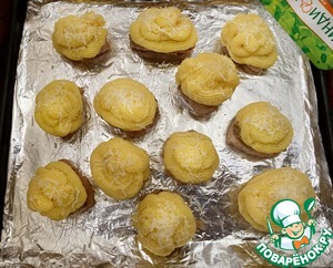 Медальоны из индейки под картофельными башенками Медальоны из индейки под картофельными башенками