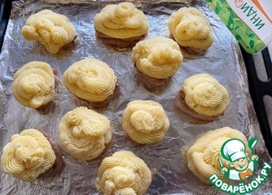 Медальоны из индейки под картофельными башенками Медальоны из индейки под картофельными башенками
