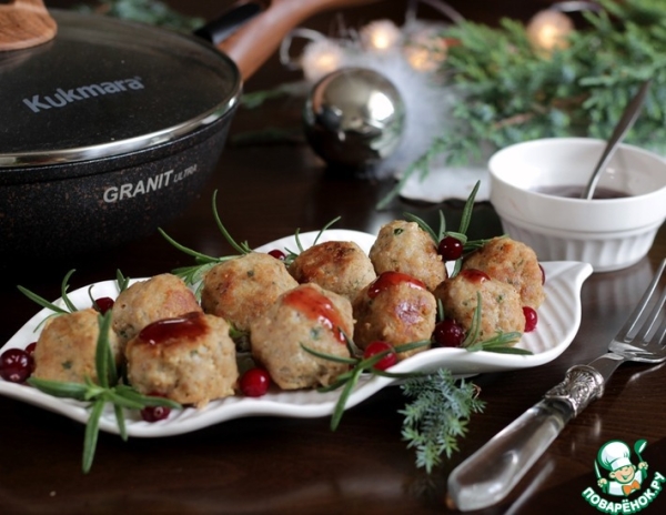 Митболы из индейки с клюквенным соусом Митболы из индейки с клюквенным соусом