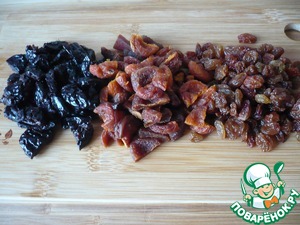 Мясо тушеное с овощами и сухофруктами