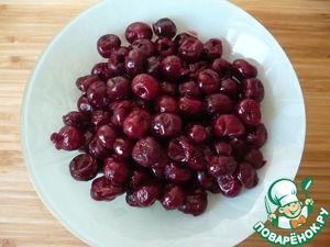 Насыпной вишневый торт на сковороде