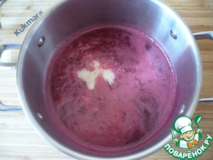 Насыпной вишневый торт на сковороде