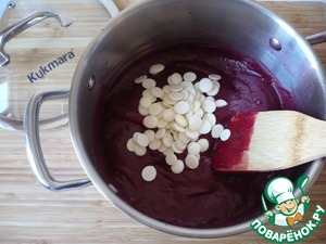 Насыпной вишневый торт на сковороде