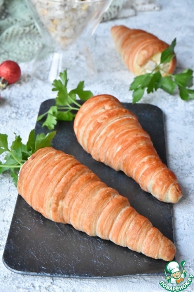 Новогодние морковки с салатом