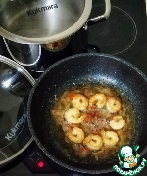 Паста с морепродуктами в цитрусовом соусе