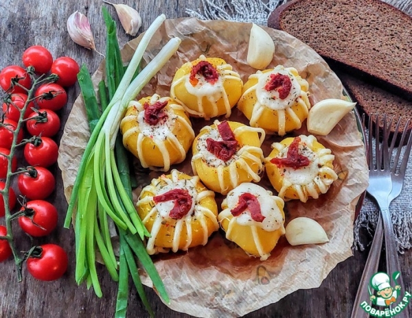 Печеная картошка с сыром чечил Печеная картошка с сыром чечил