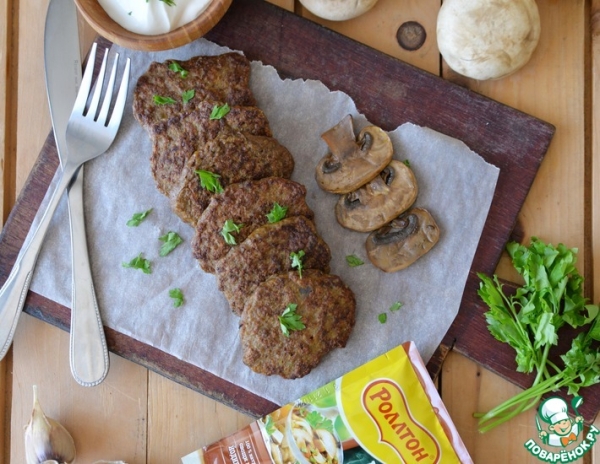 Печёночные оладьи с шампиньонами