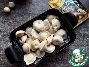 Пельмени, запеченные с маринованными опятами