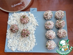 Пикантные тефтельки на овощной подушке