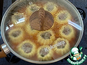 Пикантные тефтельки на овощной подушке