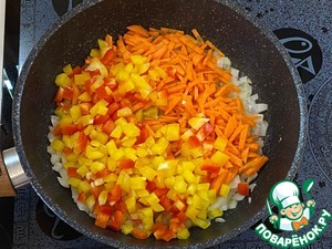 Пикантные тефтельки на овощной подушке