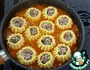 Пикантные тефтельки на овощной подушке