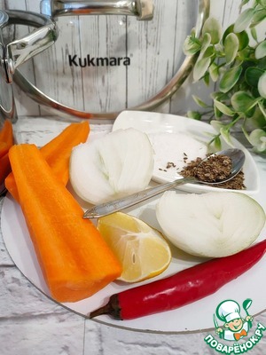 Праздничный салат с креветками и виноградом Праздничный салат с креветками и виноградом