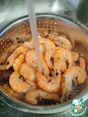 Праздничный салат с креветками и виноградом Праздничный салат с креветками и виноградом