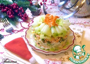 Праздничный салат с лососем и креветками