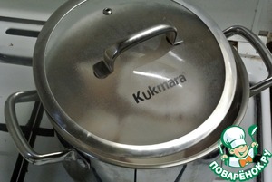 Салат из кальмаров с сыром и чесноком Салат из кальмаров с сыром и чесноком