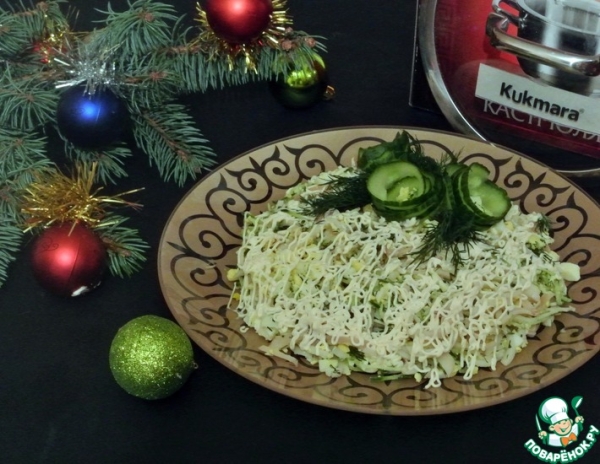 Салат из кальмаров с сыром и чесноком Салат из кальмаров с сыром и чесноком