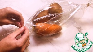 Салат "Оливье" с курицей и запеченными овощами