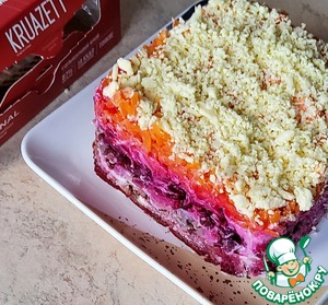 Салат овощной с сельдью и хлебцами Салат овощной с сельдью и хлебцами