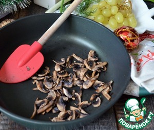 Салат с ветчиной и виноградом