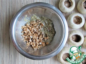 Шампиньоны, фаршированные икрой