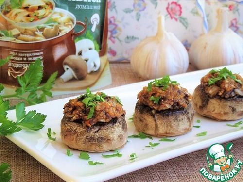 Шампиньоны, фаршированные икрой