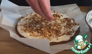 Сочный морковный торт с орехами